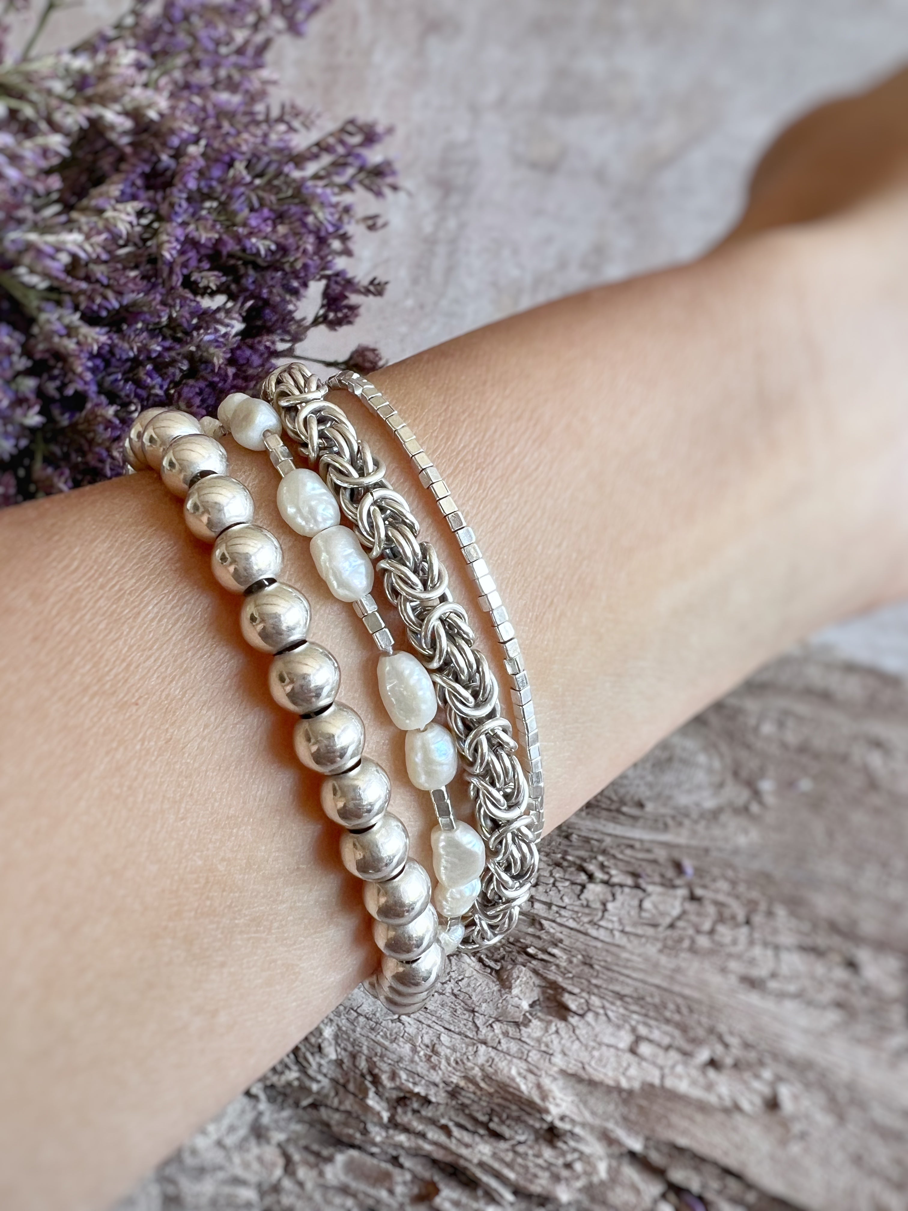 PULSERA PELOTITAS “L”